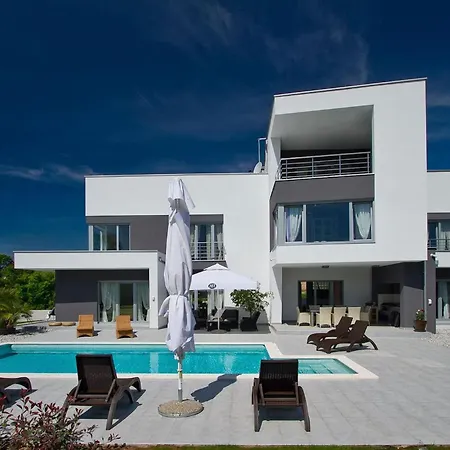 Windrose Ferienhaus Pula