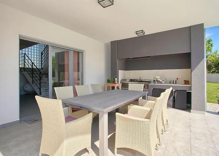 別荘 Windrose プーラ